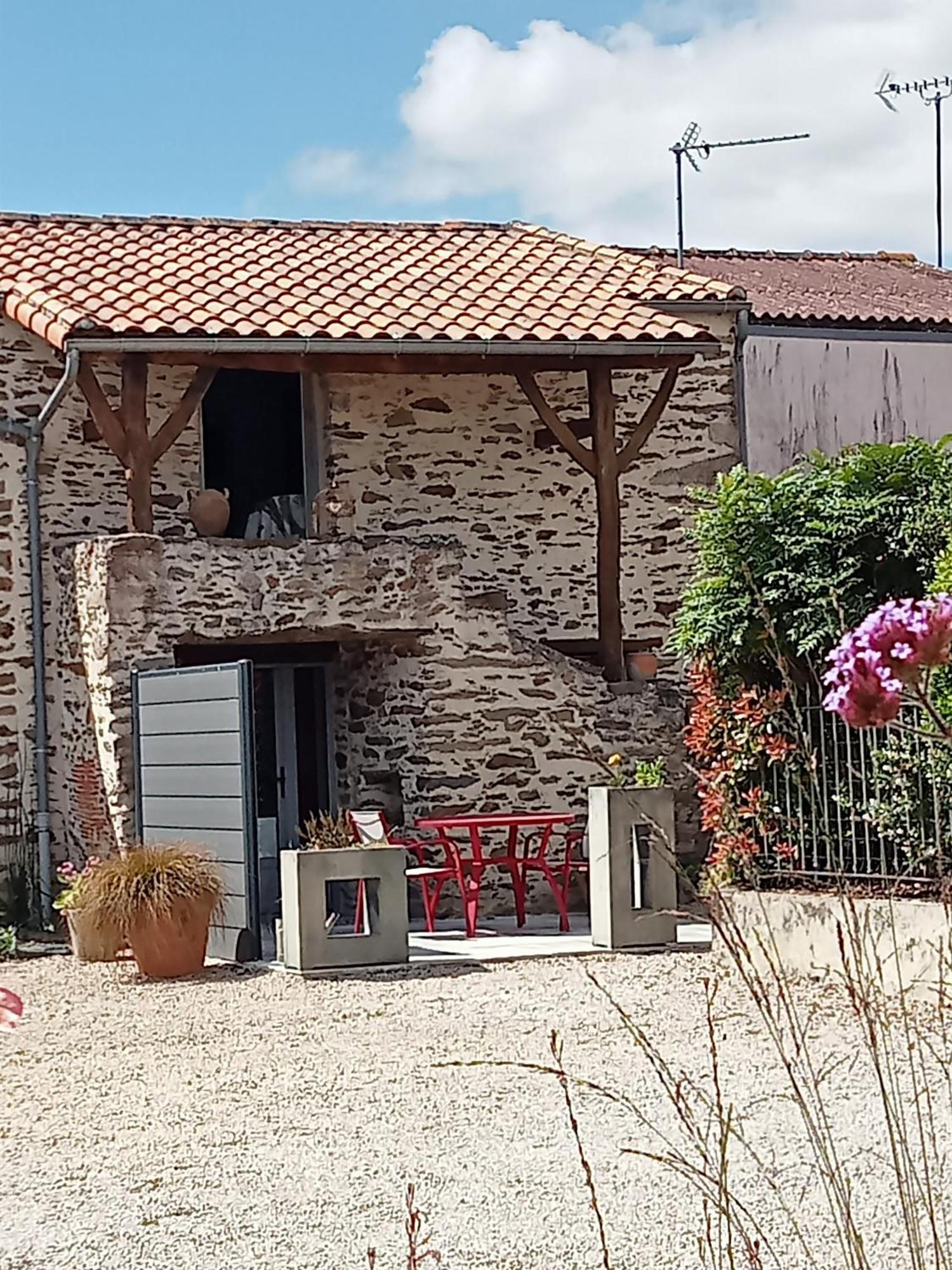 Fleur De Vigne Bed and Breakfast Monnieres  Εξωτερικό φωτογραφία